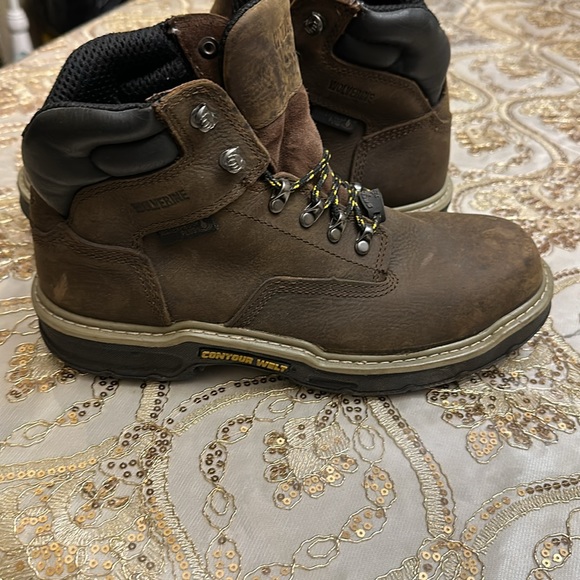 Wolverine mens boots size 8 US. Steel toe lightly warn small scuff on steel toe - Picture 3 of 11